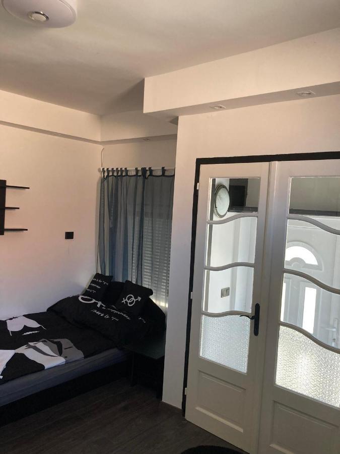 Апарт готель Arany Apartman Цеґлед Екстер'єр фото